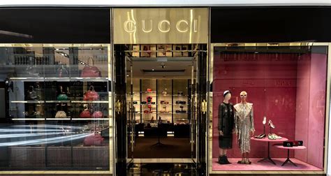 gucci qatar website